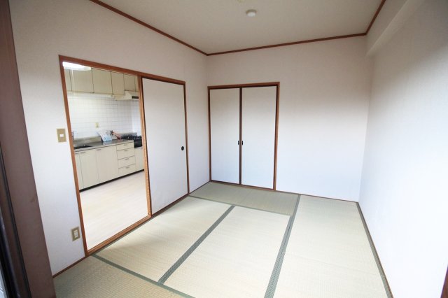 メゾンドロペの居間写真