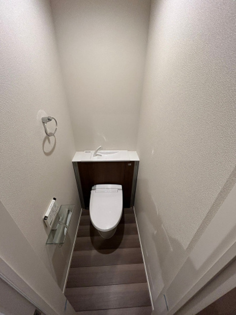 阪急神戸線 西宮北口駅 徒歩7分 3階建 築3年のトイレ写真