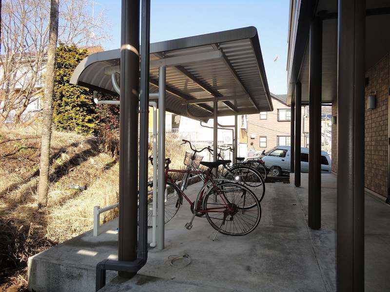 ＪＲ横浜線 淵野辺駅 バス乗車時間：8分 最寄りバス停で下車 徒歩1分 2階建 築18年の外観写真