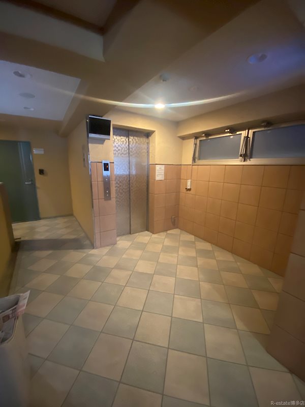 地下鉄箱崎線 呉服町駅 徒歩8分 14階建 築21年の外観写真