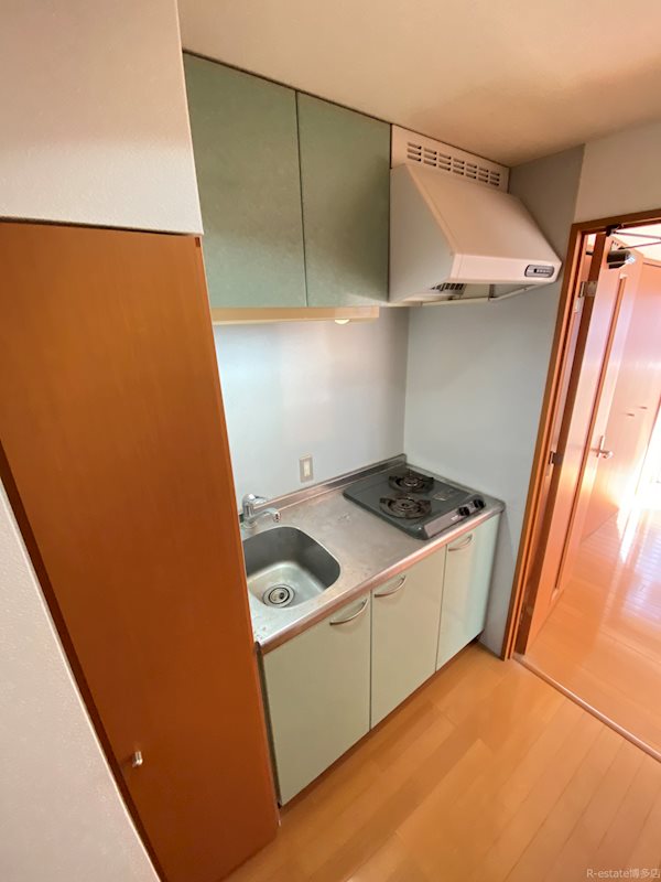 地下鉄箱崎線 呉服町駅 徒歩8分 14階建 築21年のキッチン写真