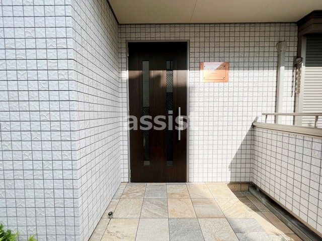 京王線 笹塚駅 徒歩7分 3階建 築8年の外観写真