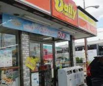 コンビニ　デイリーヤマザキ 高槻辻子店（コンビニ）まで437m
