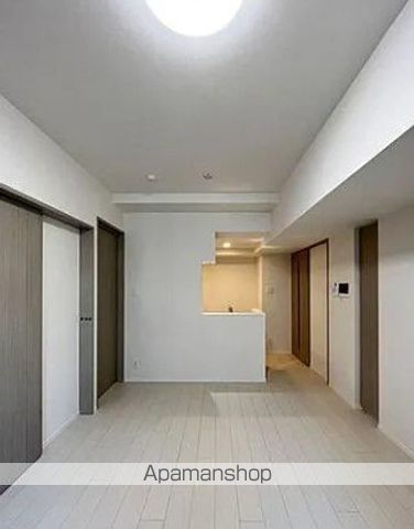 東京メトロ半蔵門線 押上駅 徒歩6分 12階建 築2年の居間写真