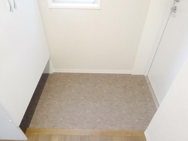 玄関　※別部屋参考写真です