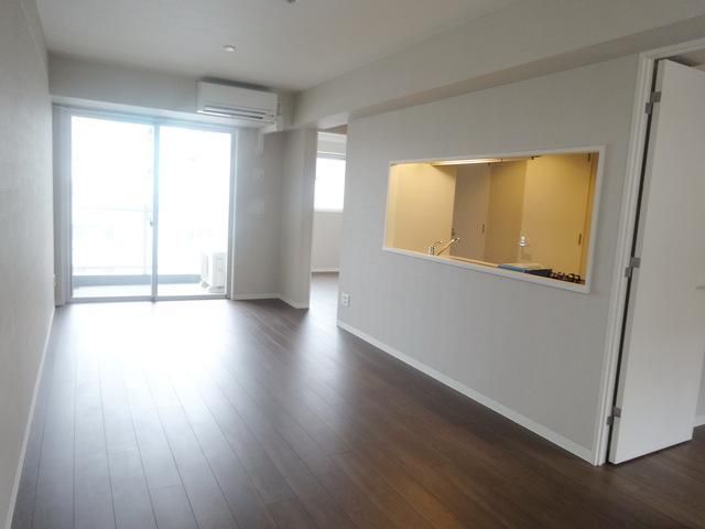居室・リビング　※別部屋参考写真です