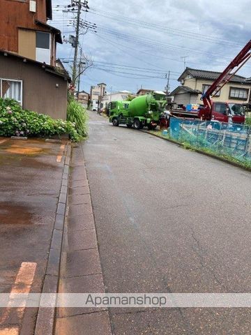 その他　前面道路（その他）まで0m