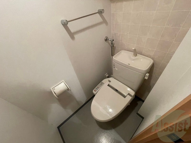 トイレ　こちらはトイレです。清潔感があり、安心して使用できます。
