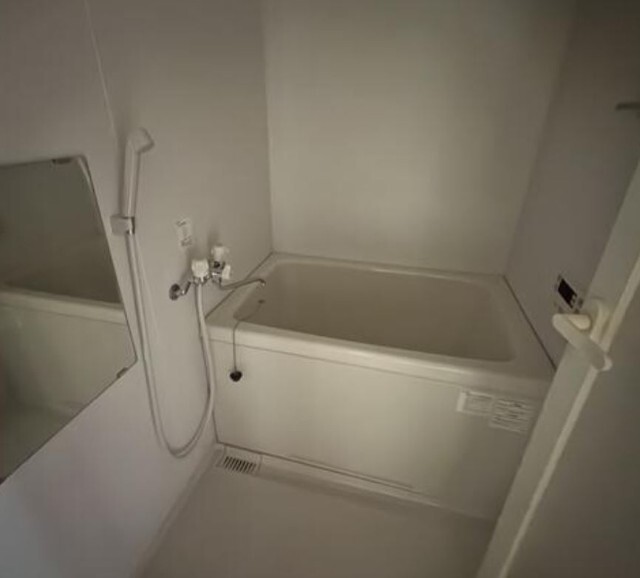 バス・シャワールーム　※別部屋参考写真