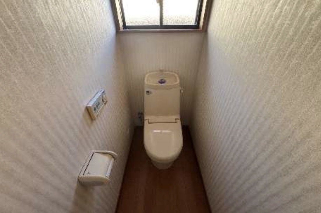 福万寺町南2丁目貸家のトイレ写真