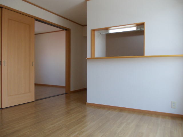 南海本線 忠岡駅 徒歩24分 2階建 築21年の居間写真