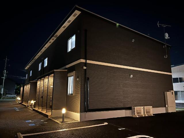 建物外観　外観写真（夜）