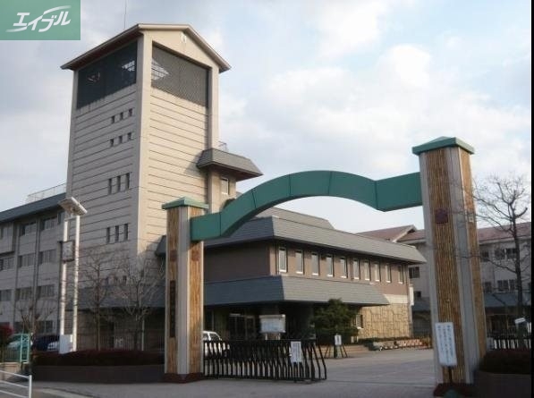 小学校　岡山市立御南小学校（小学校）まで586m