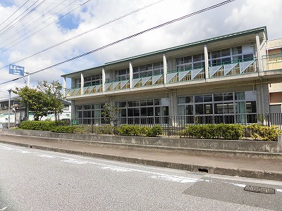 小学校　高知市立江陽小学校（小学校）まで961m