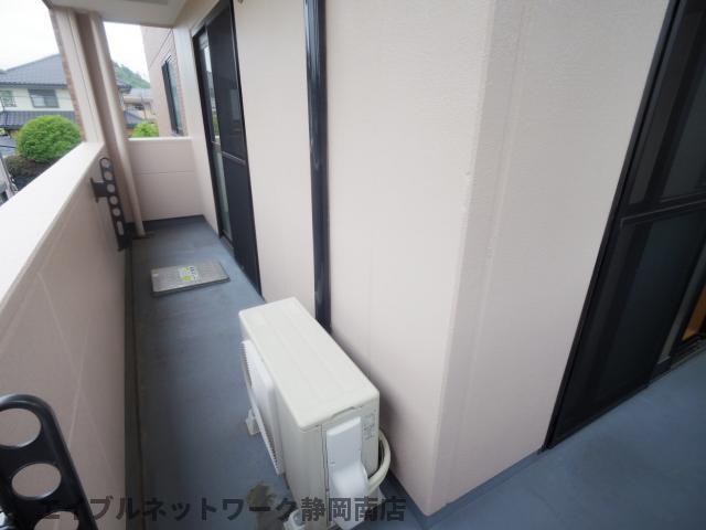 バルコニー　開放的で明るい空間を演出してくれるバルコニーです