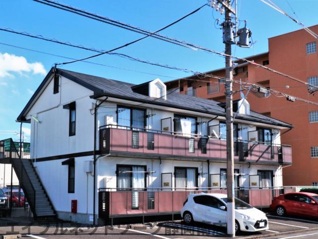静岡市駿河区中田本町のアパートの建物外観
