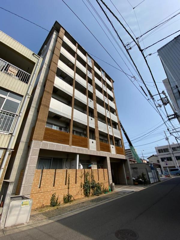 高松市塩上町のマンションの建物外観