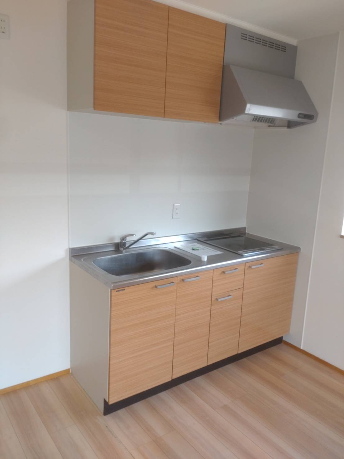 キッチン　※画像は同タイプの別部屋です。