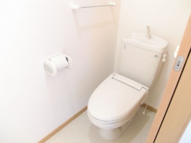 【掛川市大渕のアパートのトイレ】