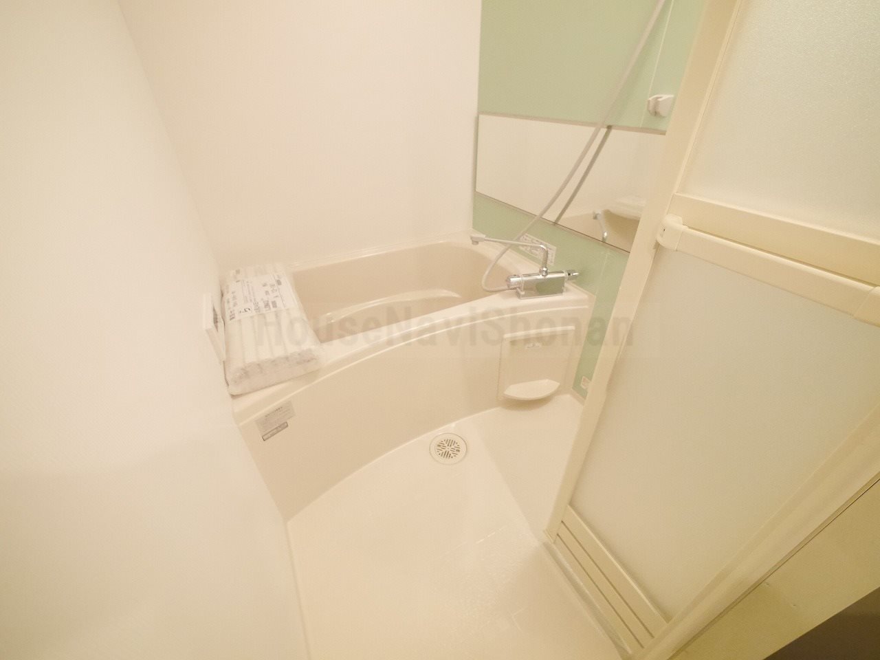 バス・シャワールーム　室内写真は同タイプ別室の写真です。