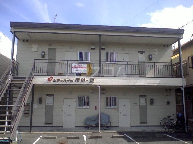 静岡市葵区瀬名中央のアパートの建物外観