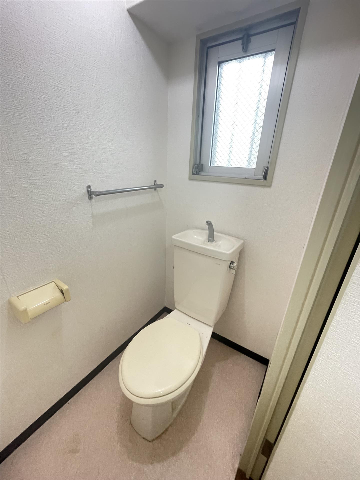 【オリエンタル三萩野公園のトイレ】