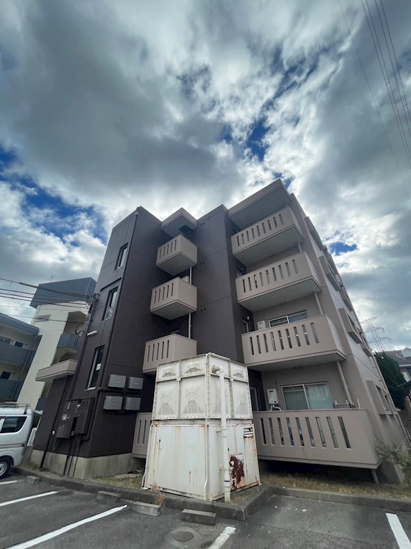姫路市田寺のマンションの建物外観