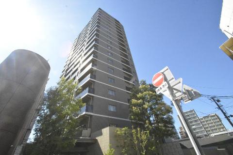 【名古屋市東区相生町のマンションの建物外観】