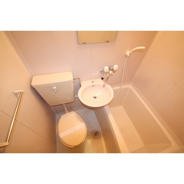 バス・シャワールーム　バス、洗面、トイレ