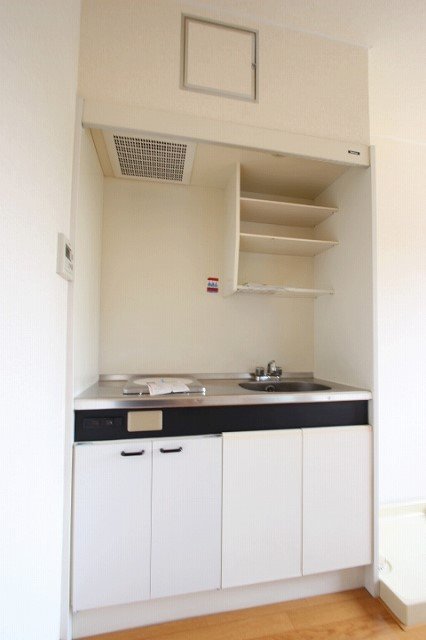 キッチン　同物件別号室の写真