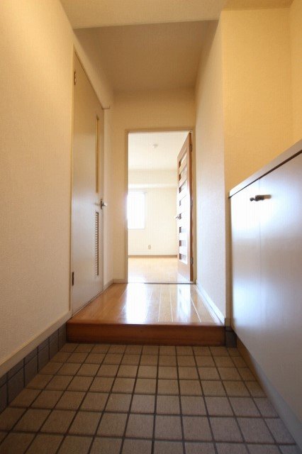 玄関　同物件別号室の写真