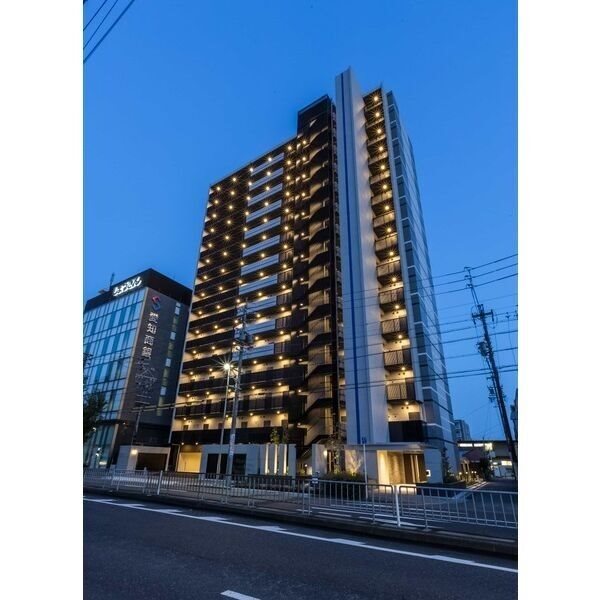 【名古屋市中村区亀島のマンションの建物外観】