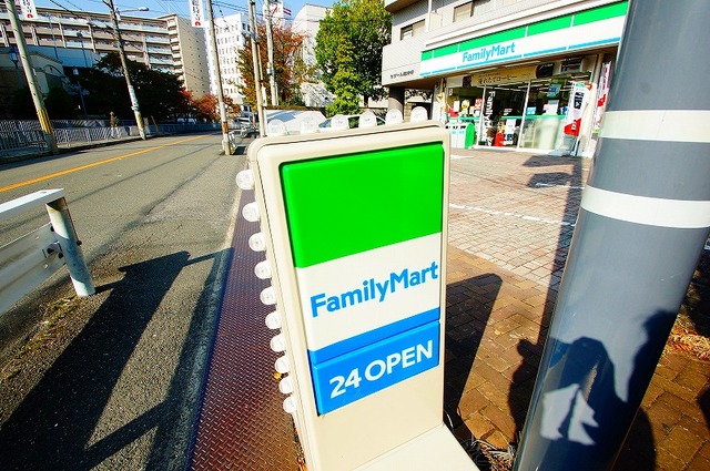 【茨木市総持寺駅前町のマンションのコンビニ】