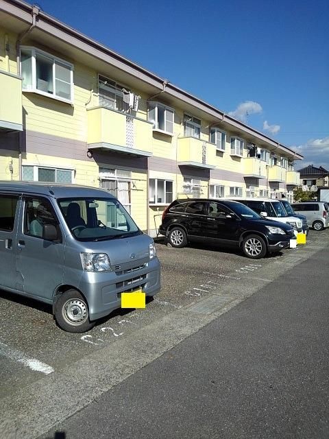 【富士市松岡のアパートの駐車場】