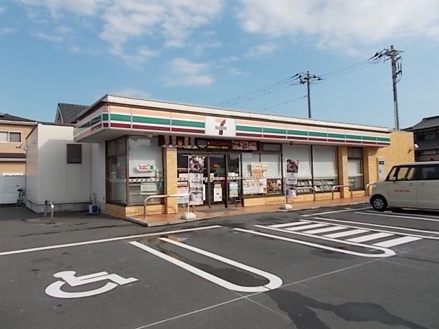 【富士市松岡のアパートのコンビニ】