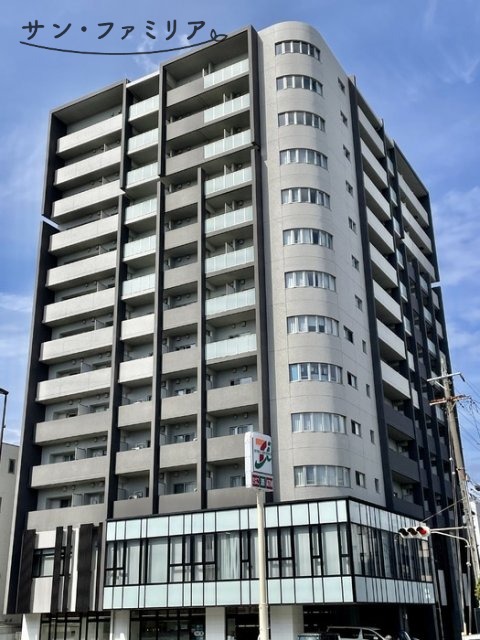 豊橋市東小田原町のマンションの建物外観