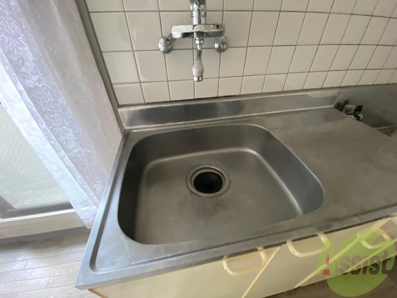 洗面設備　キッチンのシンクはピカピカで掃除意欲が湧いてきそう！