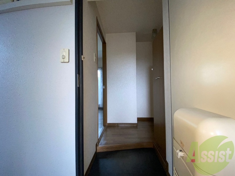 玄関　玄関の様子です。明るい印象ですね。気分もあがりそう。