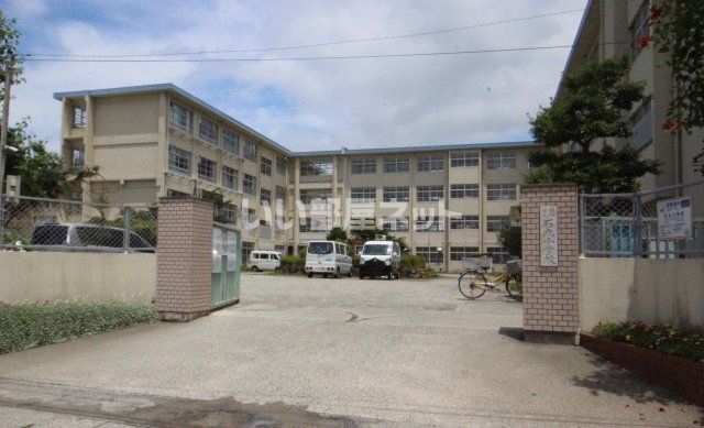 小学校　福岡市立石丸小学校（小学校）まで636m