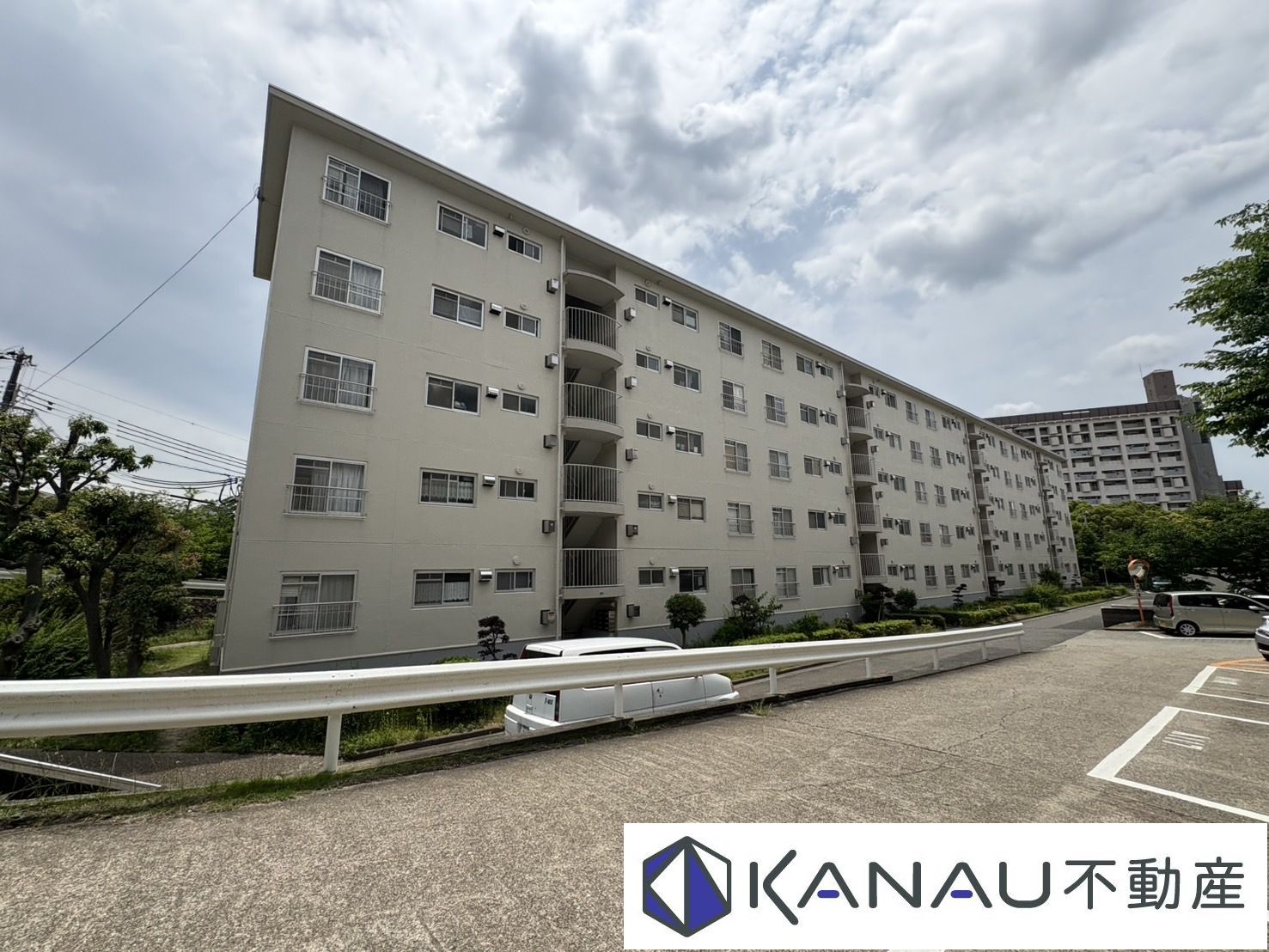 神陵台東住宅46号棟の外観写真