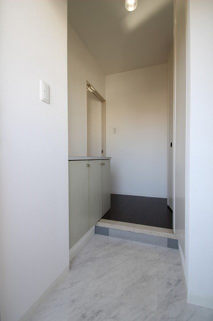 玄関　同物件別室です。