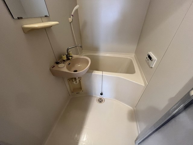 バス・シャワールーム　お風呂です