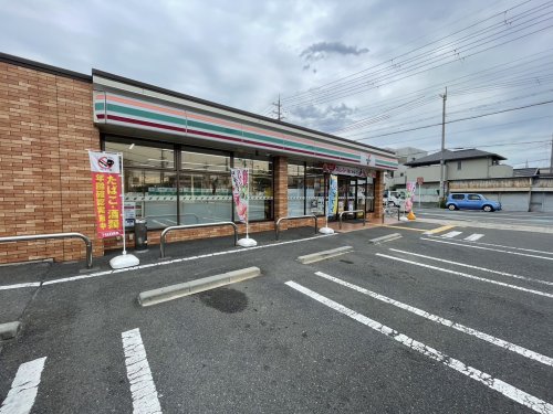 コンビニ　セブンイレブン 八尾北久宝寺1丁目店（コンビニ）まで488m