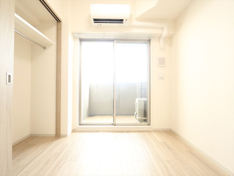 バルコニー　ＤＫ6帖　洋室4帖　エアコン完備　バルコニー　同仕様写真