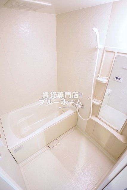 バス・シャワールーム　鏡のあるお風呂！