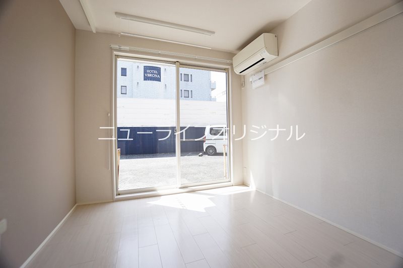 居室・リビング　南向きの明るいお部屋です