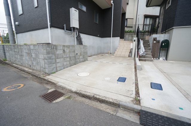 駐車場　お電話でのご予約がスムーズです！