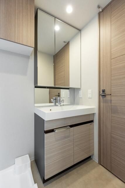 洗面設備　写真は同タイプ住居です。