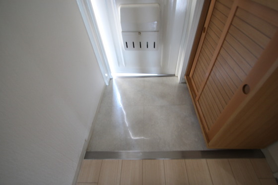 玄関　※別部屋の写真です