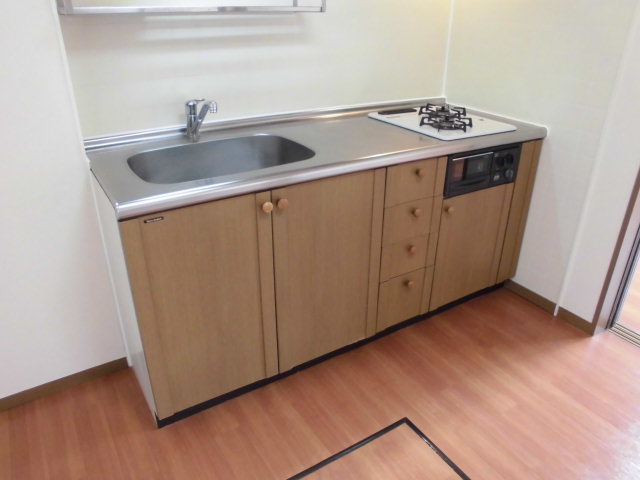 キッチン　システムキッチン3口コンロ